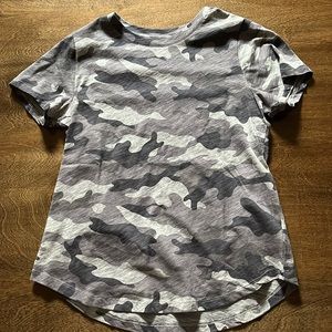 Old navy, size small, camo shirt